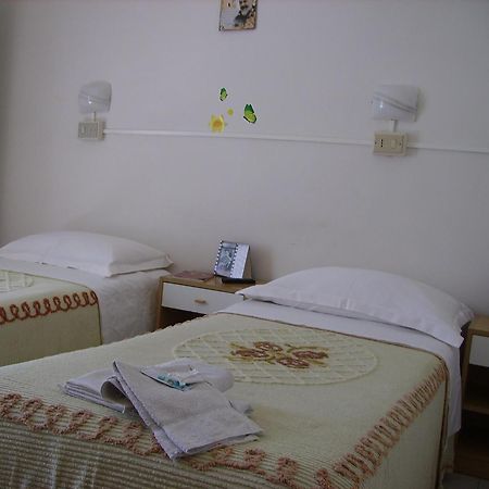 Albergo Maria Gabriella Rimini Exteriör bild
