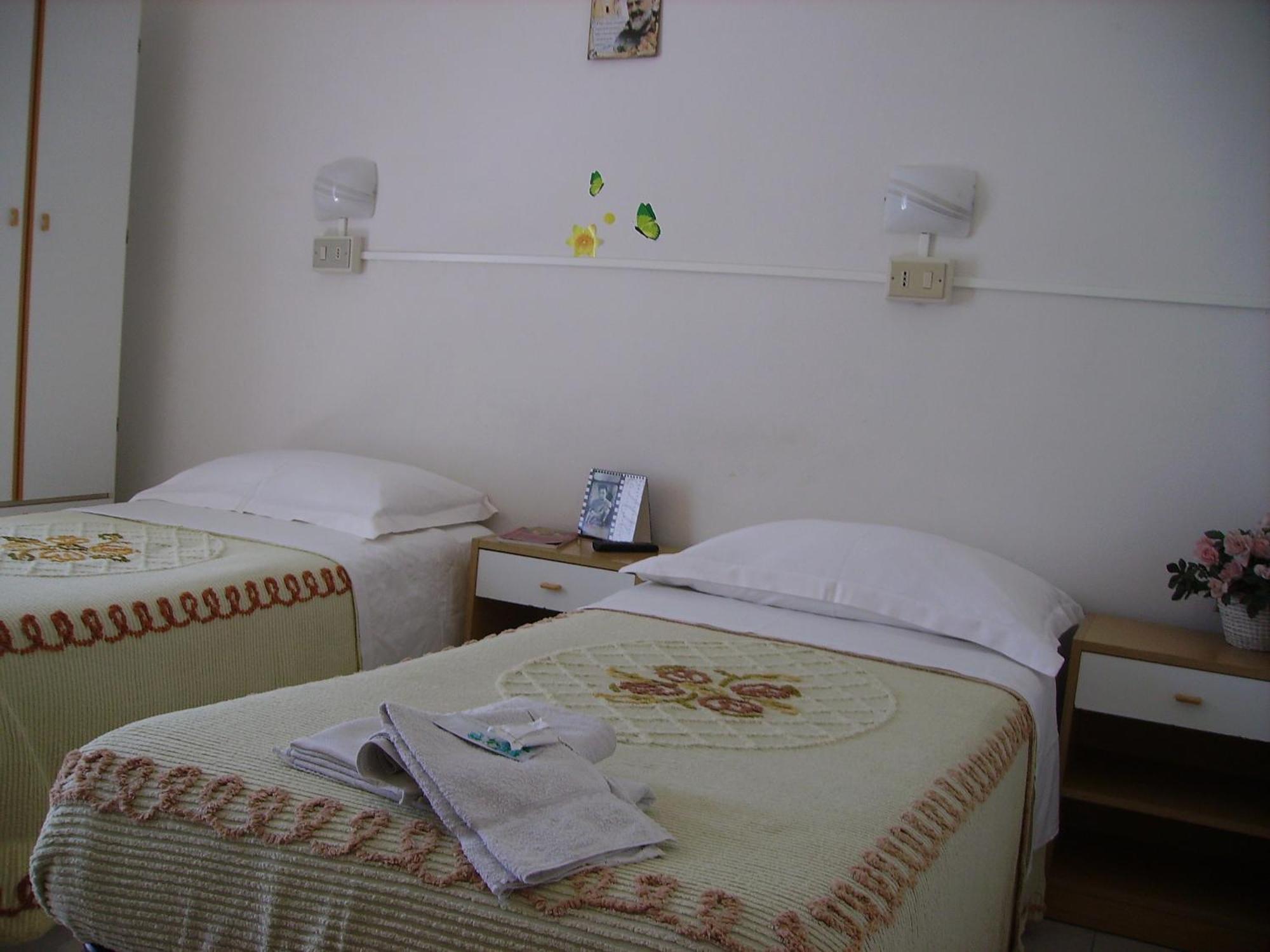 Albergo Maria Gabriella Rimini Exteriör bild
