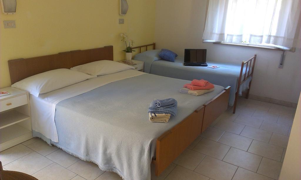 Albergo Maria Gabriella Rimini Rum bild