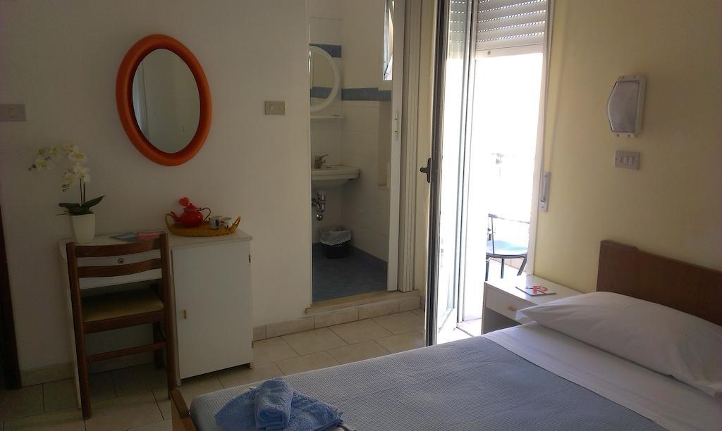 Albergo Maria Gabriella Rimini Rum bild